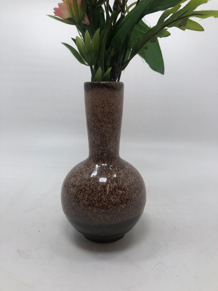 PINK FLORALS IN SM BROWN VASE.