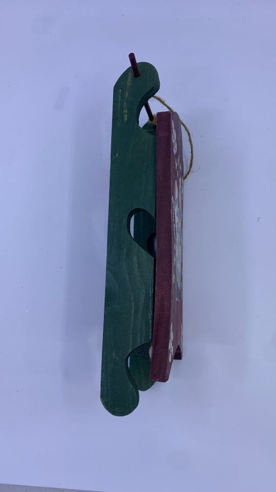 RED/GREEN SNOWMAN HANGING SLED.