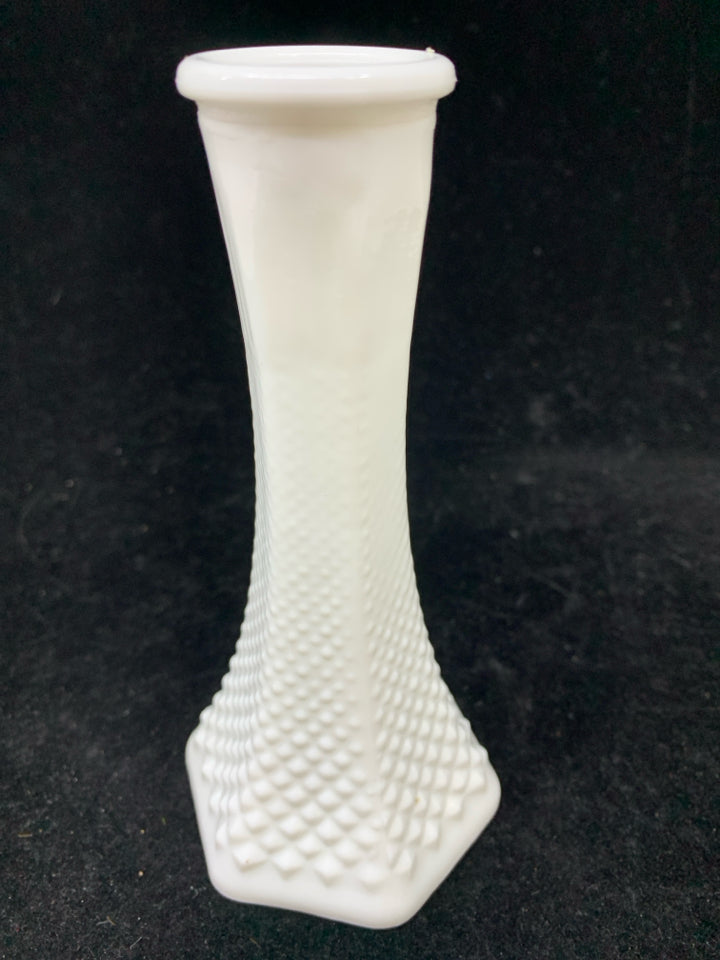 VTG SLIGHT RIB MILK GLASS BUD VASE.