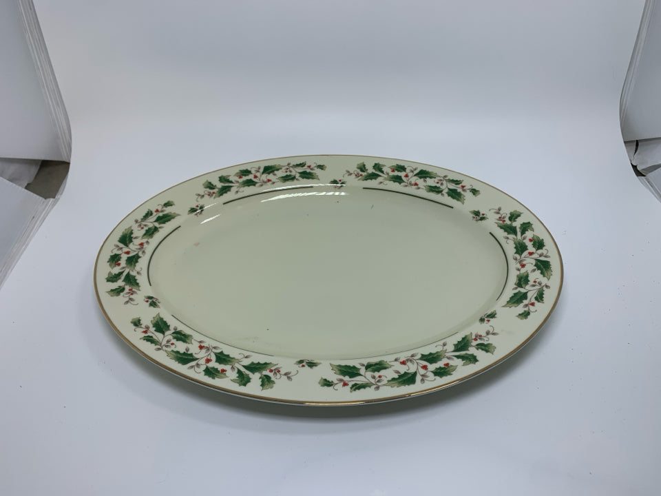 IVORY OVAL PLATTER W/ HOLLY BOARDED EDGE.
