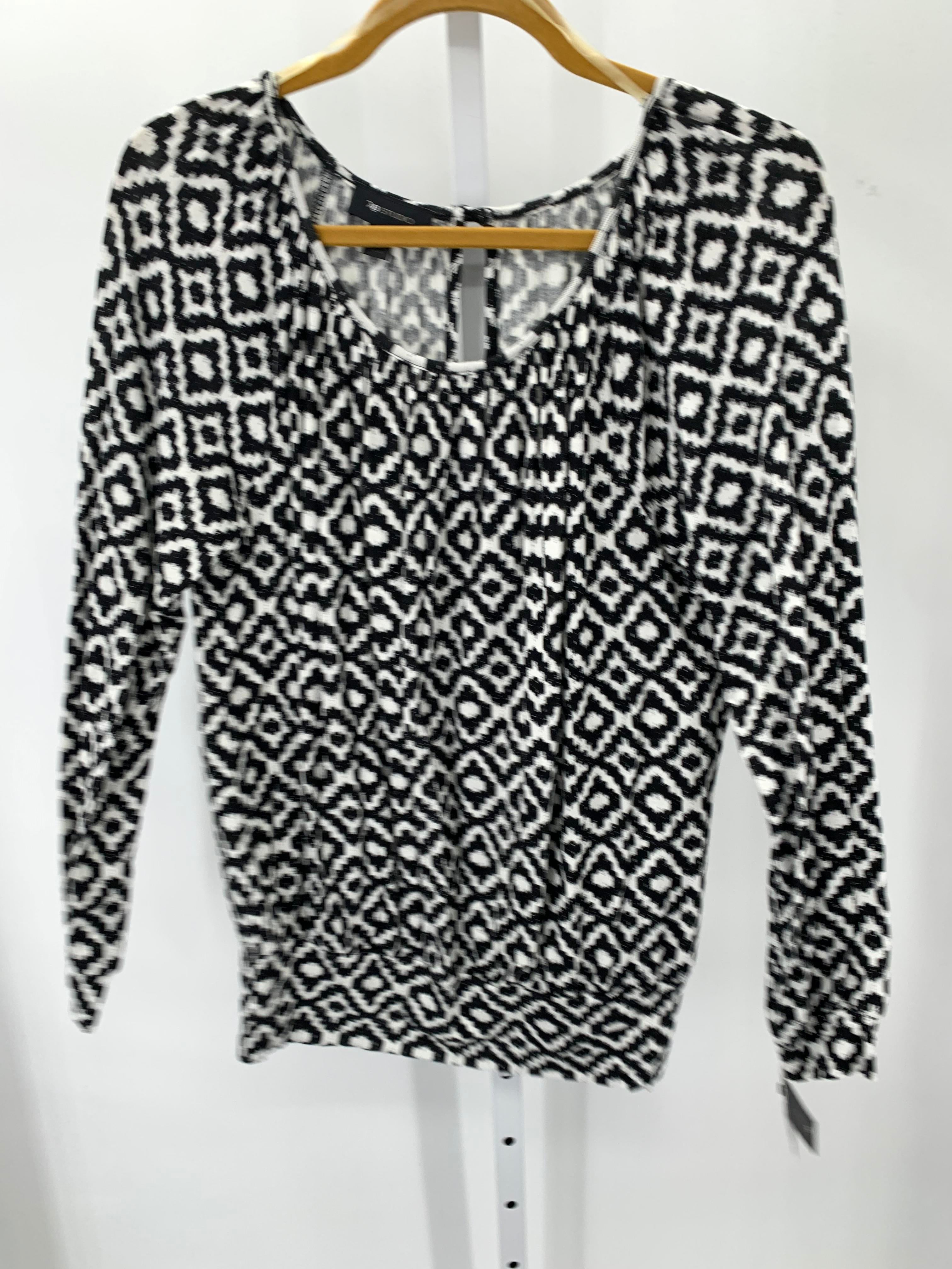 Ab Studio Size Medium Misses Long Sleeve Shirt