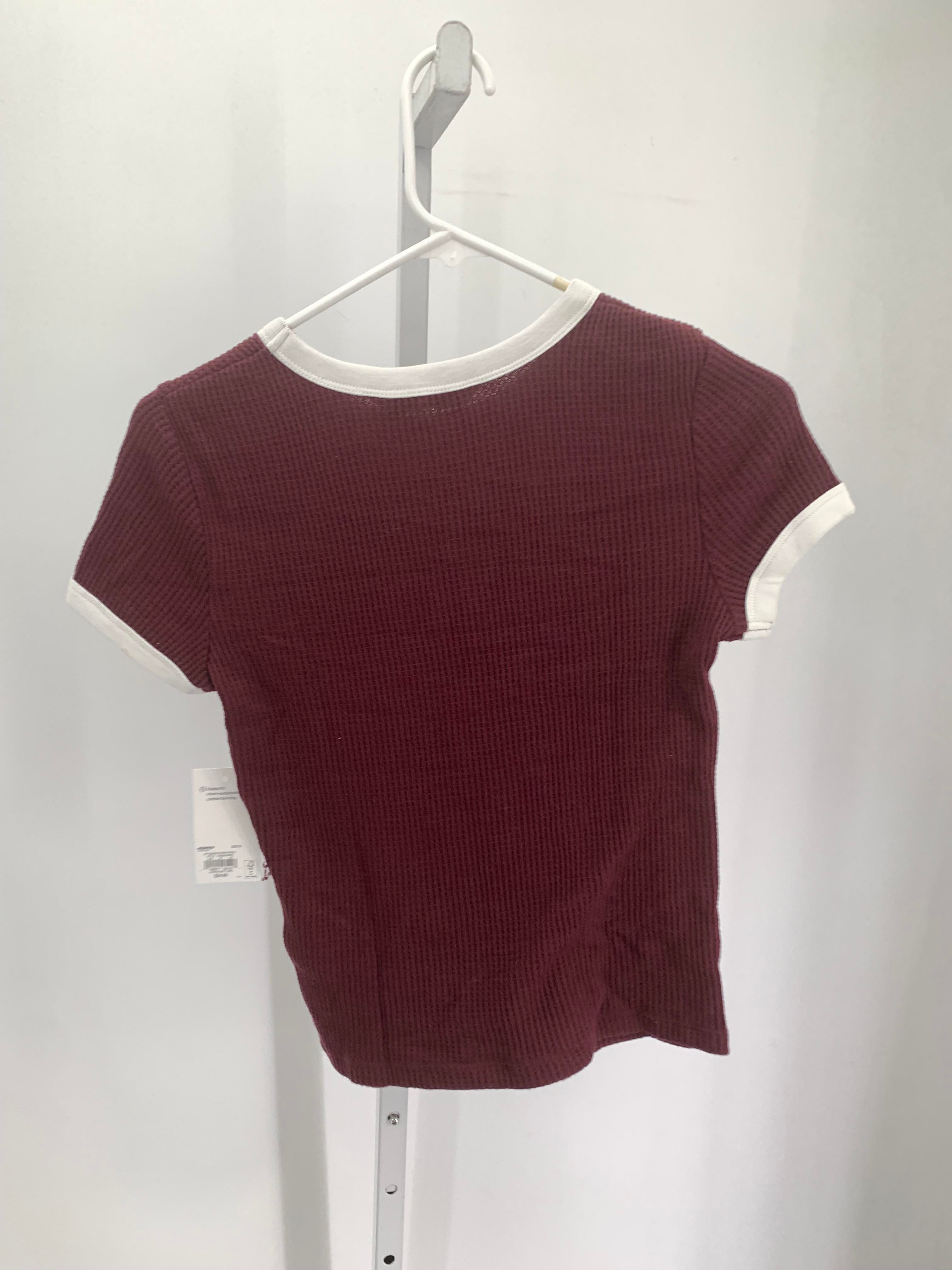 SO Size Medium Juniors Short Sleeve Shirt