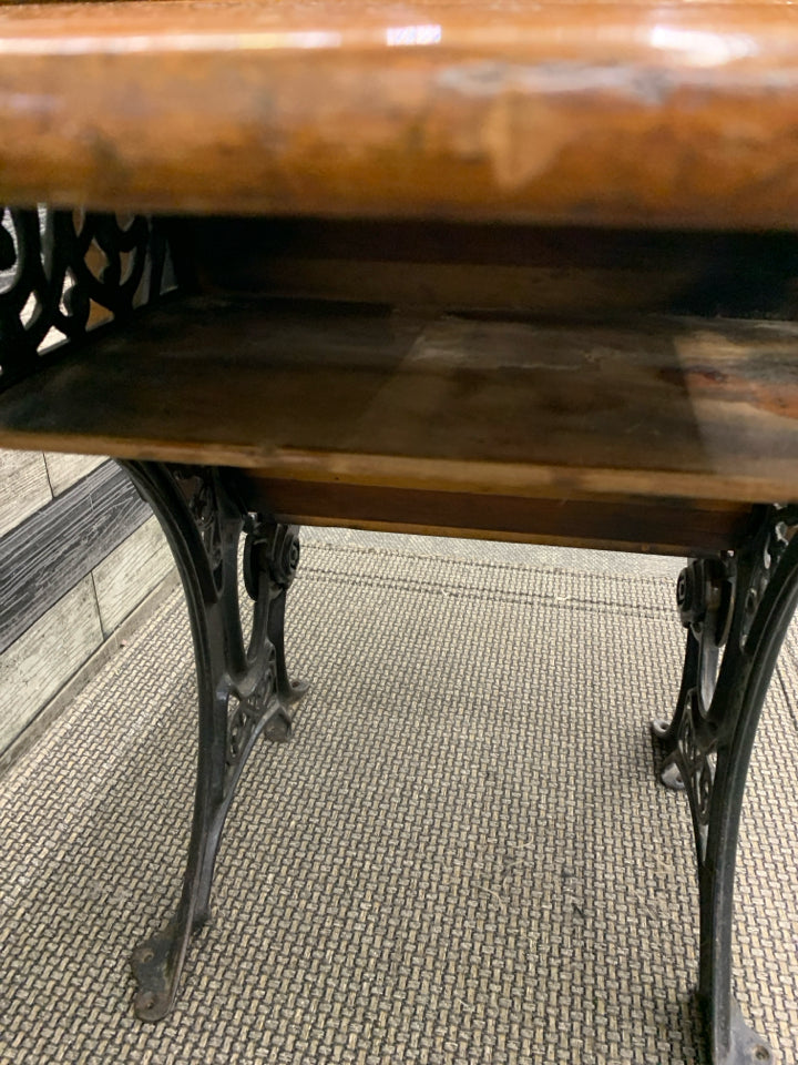 VTG ANTIQUE SCHOOL DESK W/ORNATE CAST-IRON BASE.