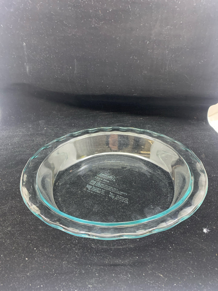 GLASS PYREX PIE DISH.