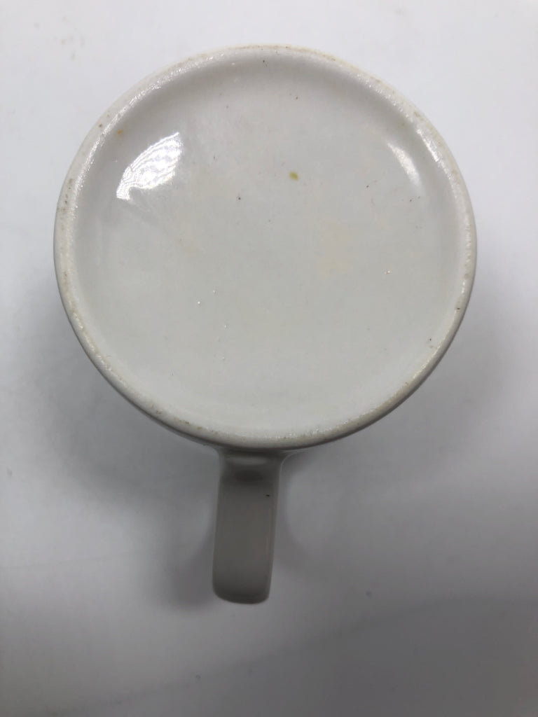 4 VTG HOLIDAY SCENE MUGS