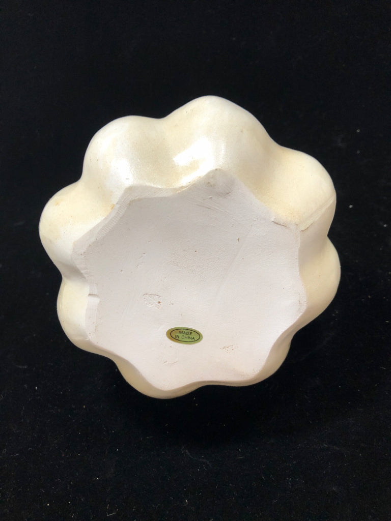 WHITE RESIN PUMPKIN W/GOLD STEM.