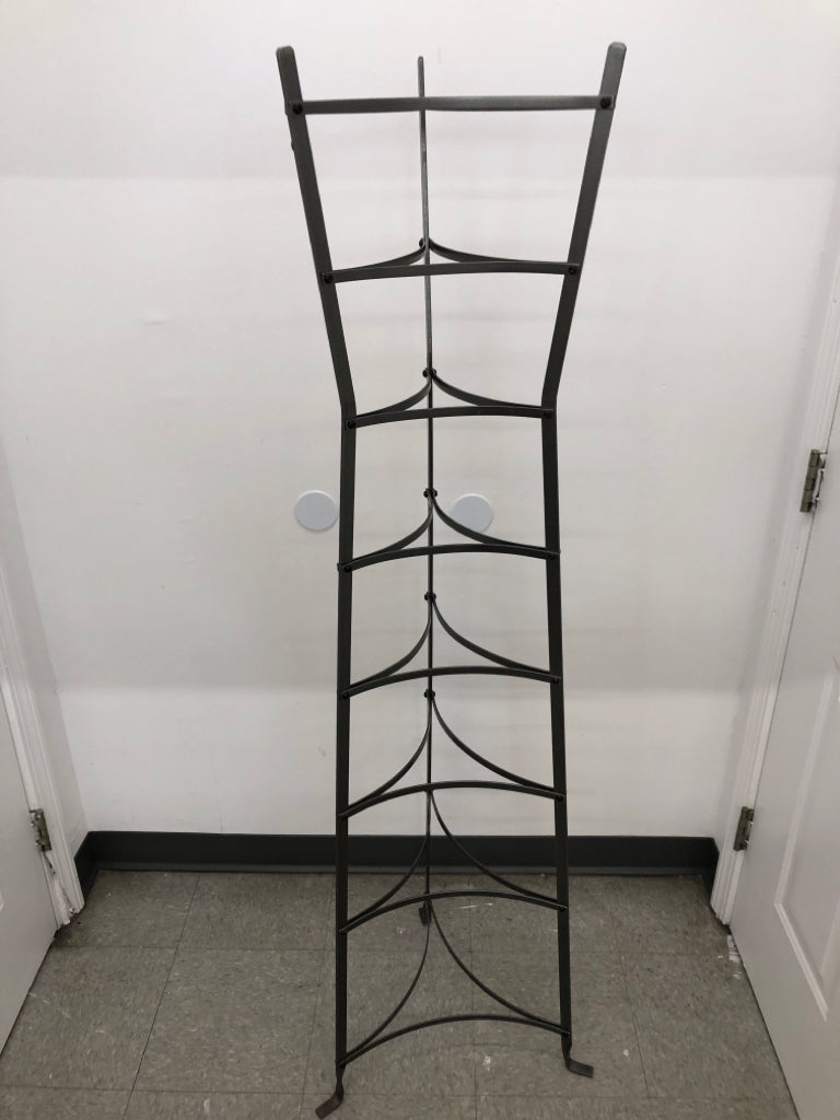 8 TIER ENCLUME HEAVY METAL PAN STORAGE RACK (RETAIL #300+).