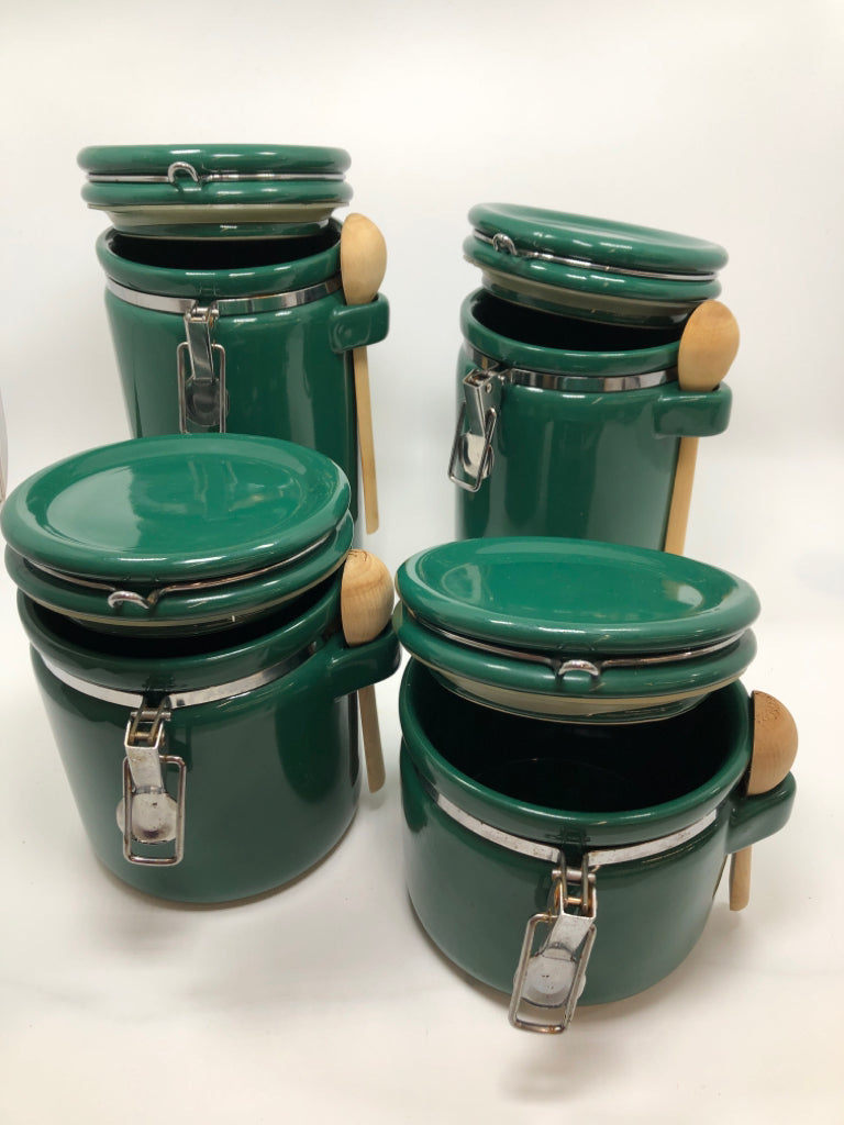 4PC GREEN CANISTERS W/LOCKING LID AND BAMBOO SPOONS.