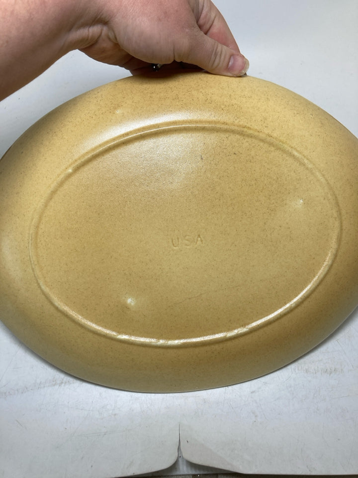 VTG OVAL PLATTER W/ DETAILED CENTER/EDGES.