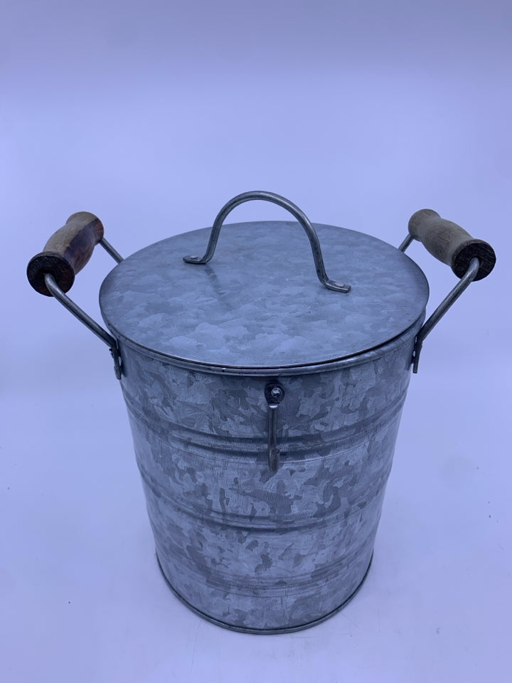 GALVANIZED ICE BUCKET W HOOK ON SIDE.