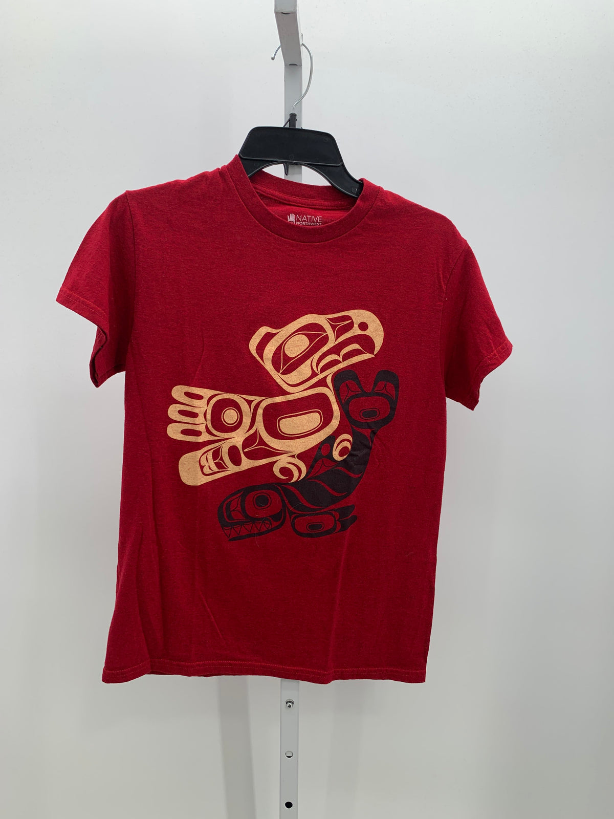 GRAPHIC KNIT TEE.