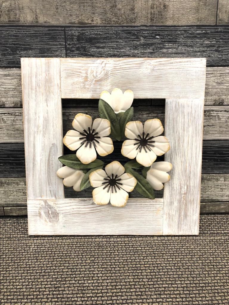 GREY WASHED METAL FLORAL WALL HANGING.