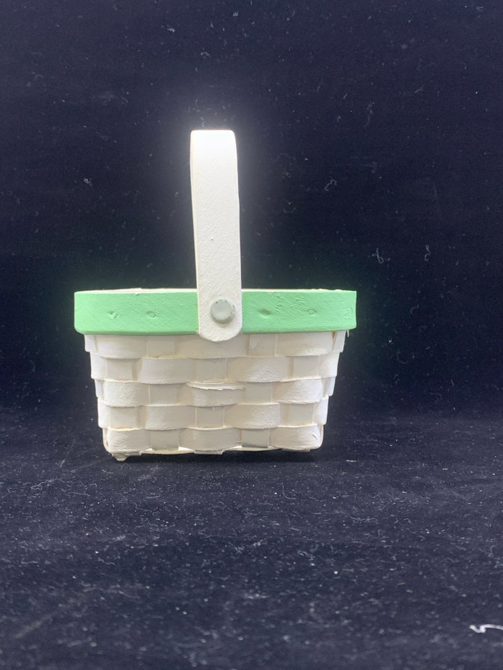 WHITE/GREEN BASKET.