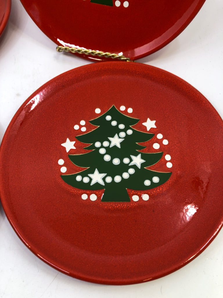 4 RED CHRISTMAS TREE PLATES.