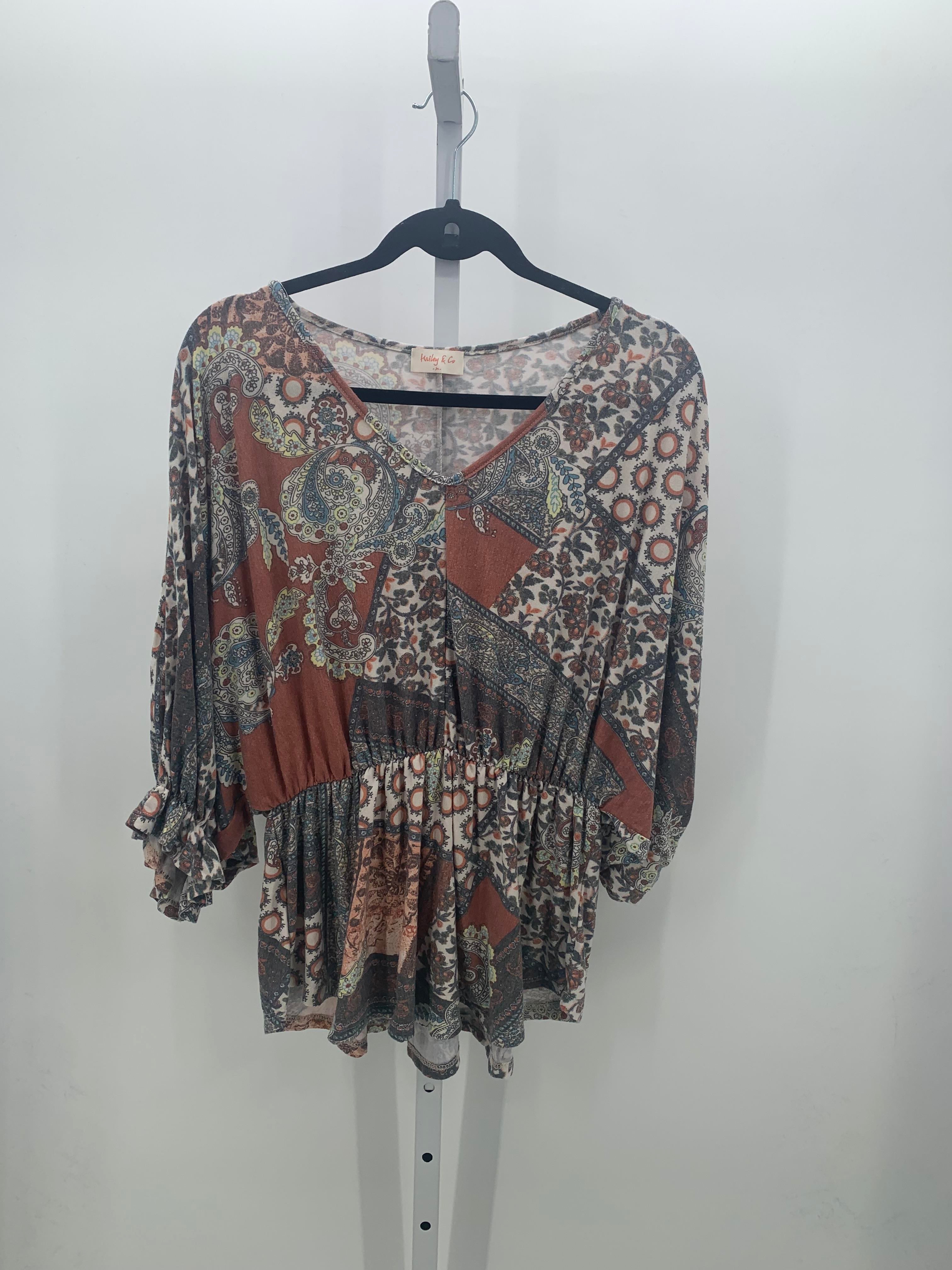Size Medium Misses Short Sleeve Shirt
