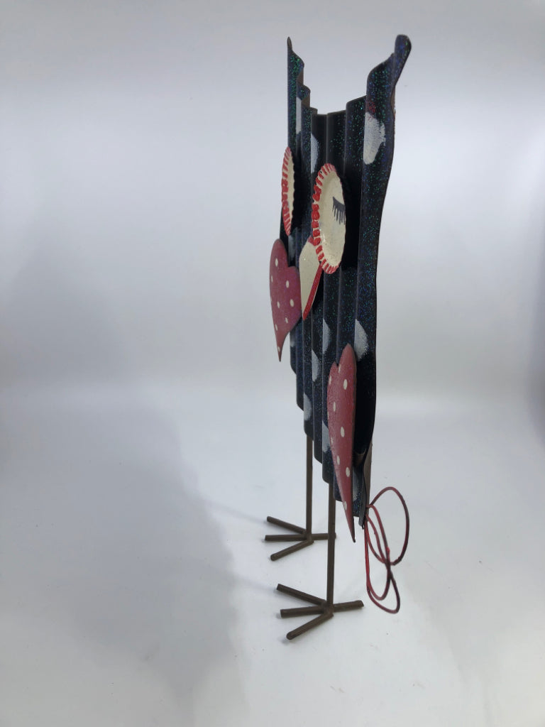 VALENTINE METAL GLITTER OWL W/ HEARTS.