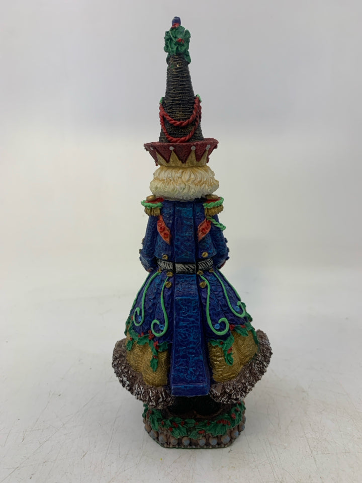 VTG CRINKLE CRACKER HOLDING A DRUM RESIN.