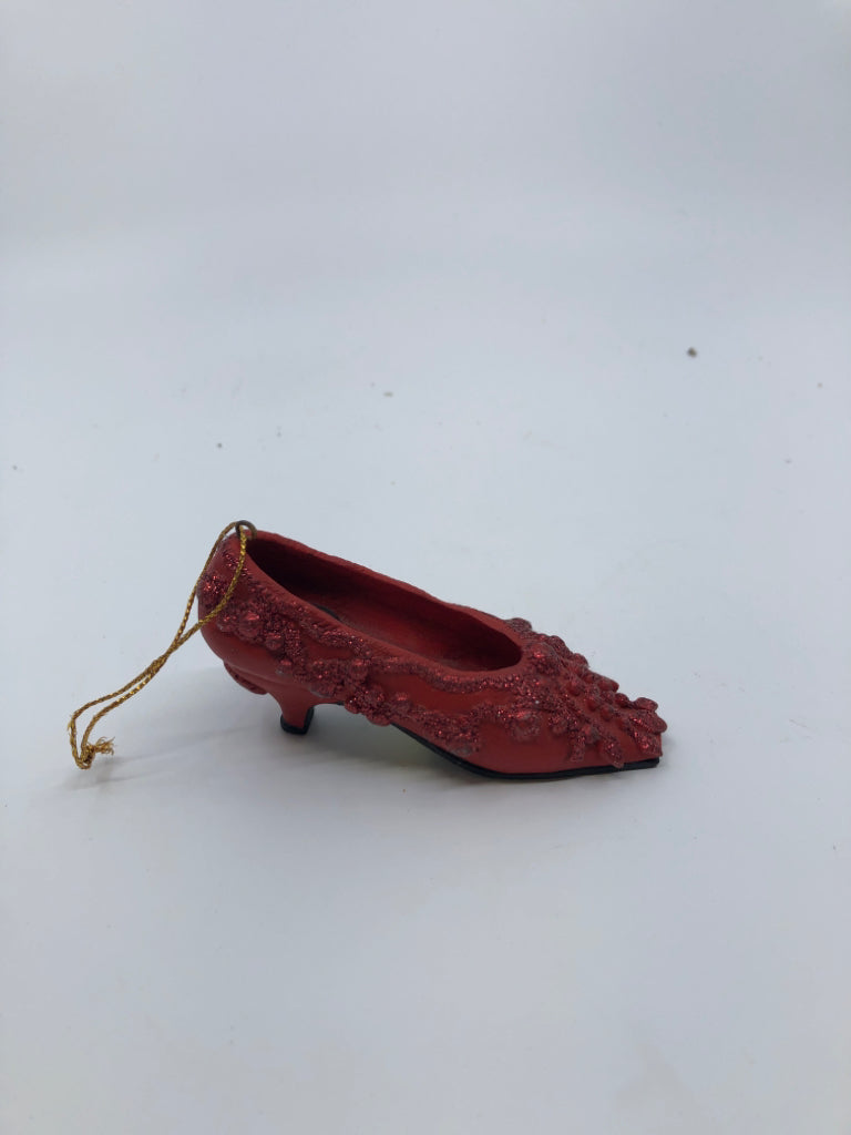 RED SHOE ORNAMENT.