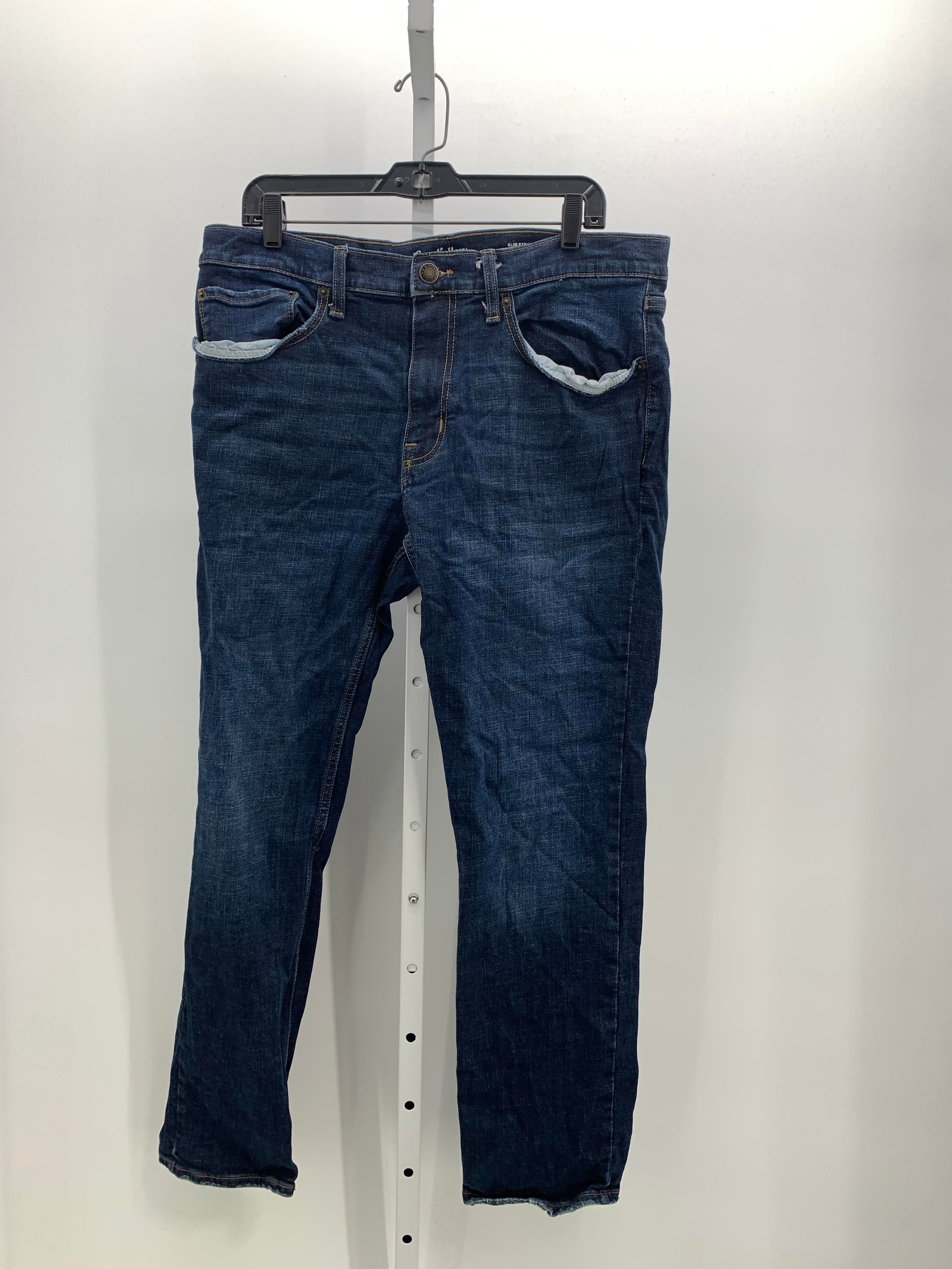 SLIM STRAIGHT JEANS