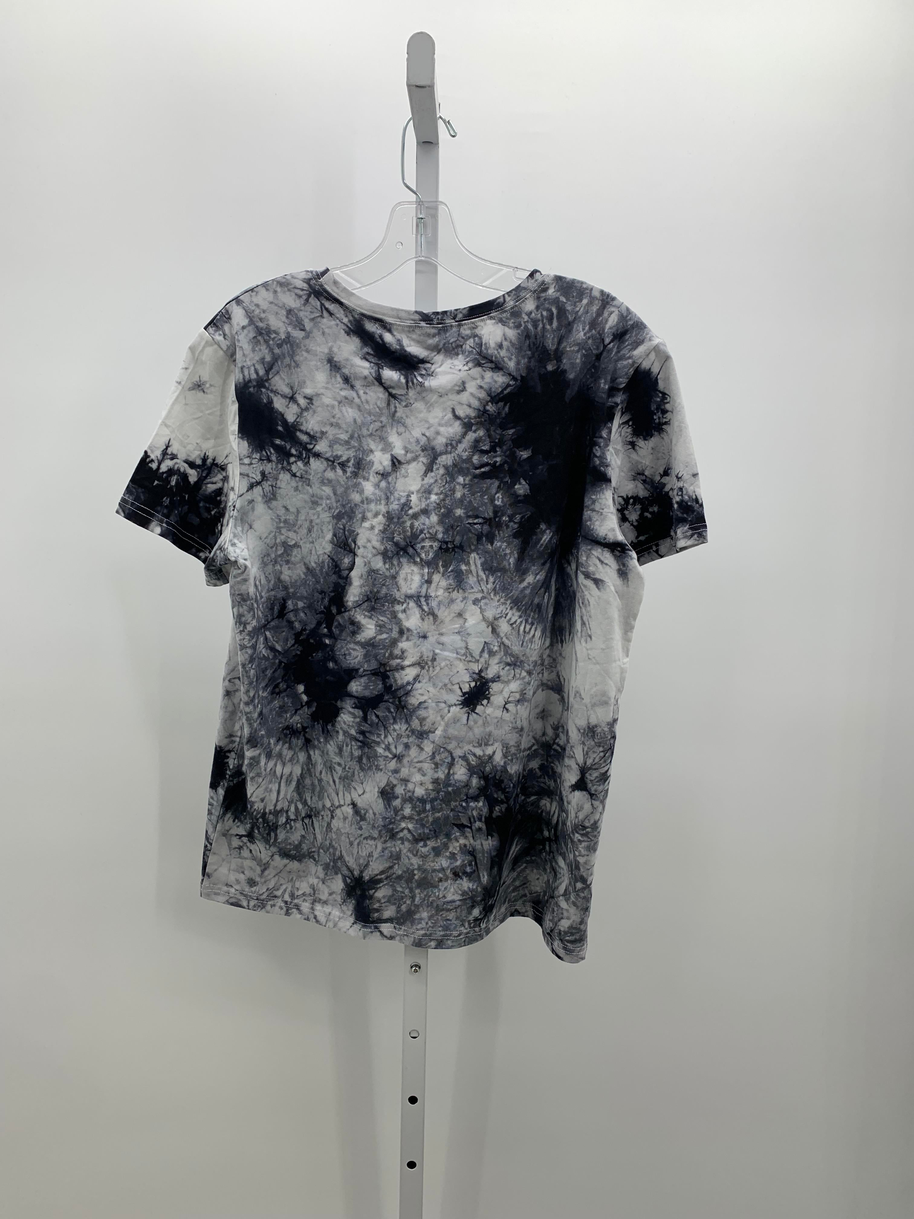 Size Medium Juniors Short Sleeve Shirt