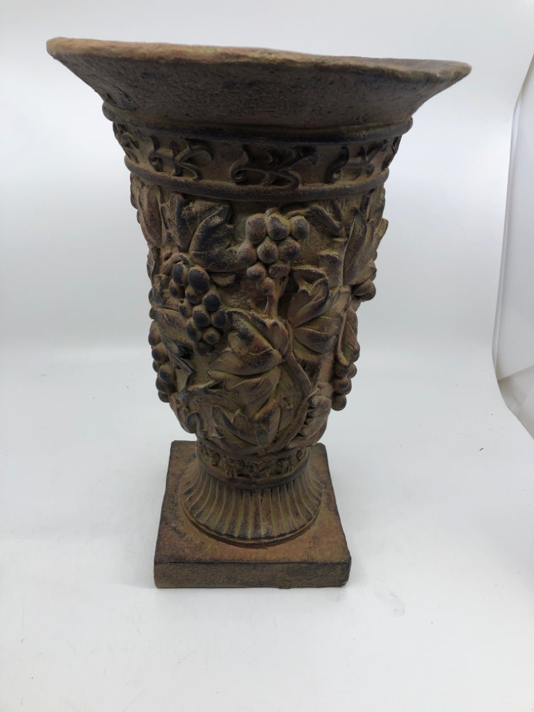 TALL PLANTER URN GRAPES/LEAVES.