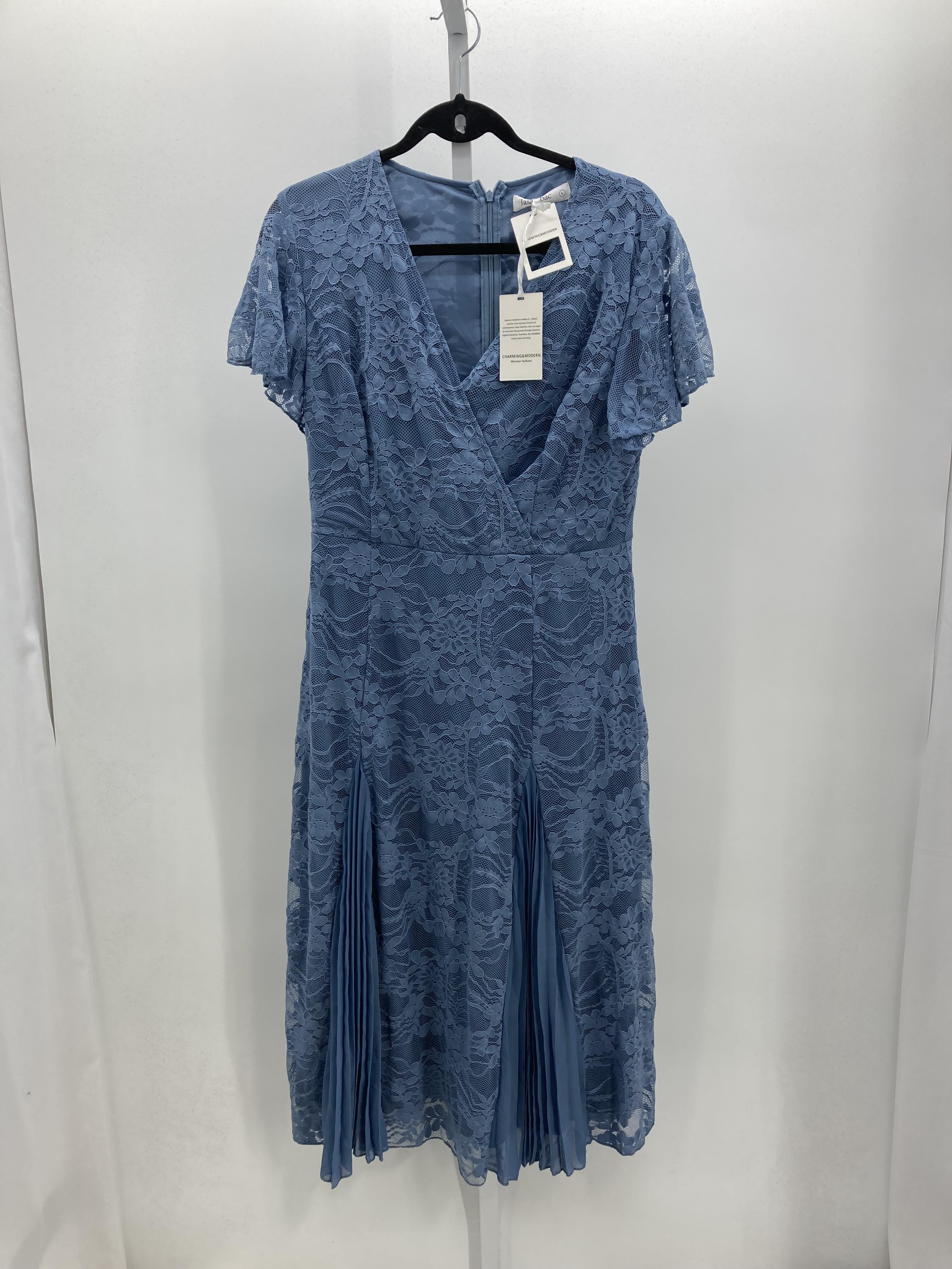 Size Large Misses Short Sleeve Dress