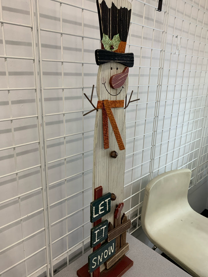 "LET IT SNOW" SNOWMAN SIGN.