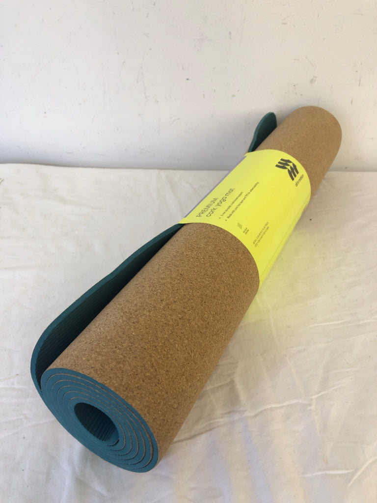 NIP PREMIUM CORK YOGA MAT.