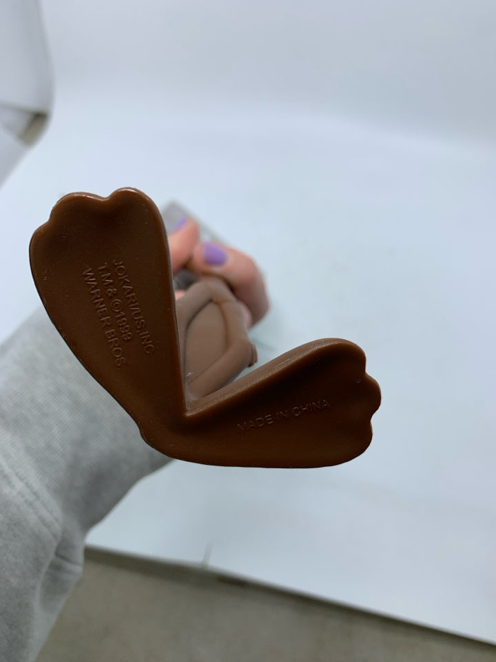 VTG NEW PACKAGE PLASTIC LOONEY TUNES SPATULA COYOTE.
