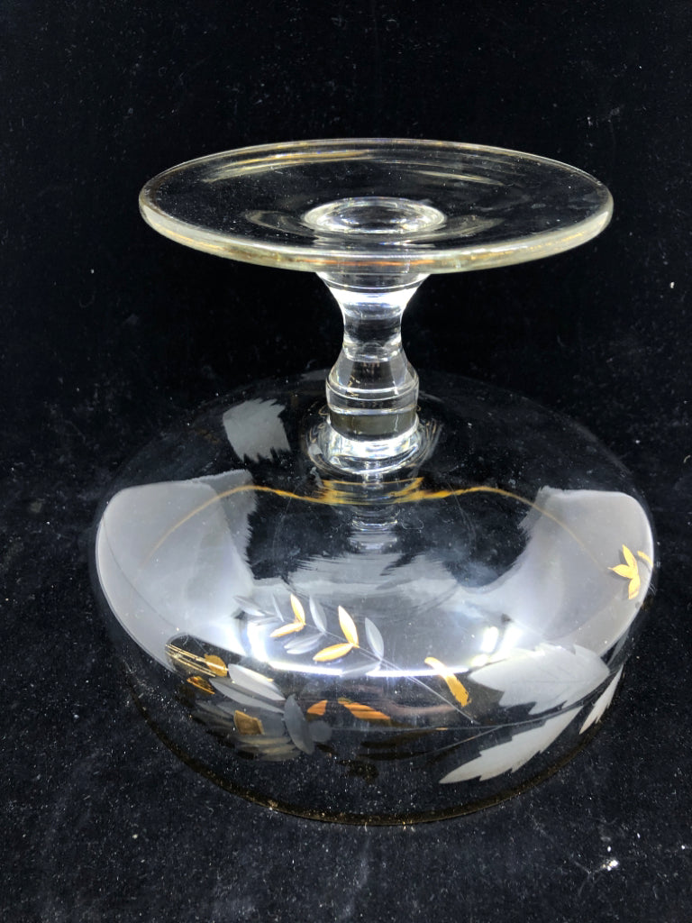 FOOTED ETCHED LEAF W GOLD ACCENTS CANDY DISH.
