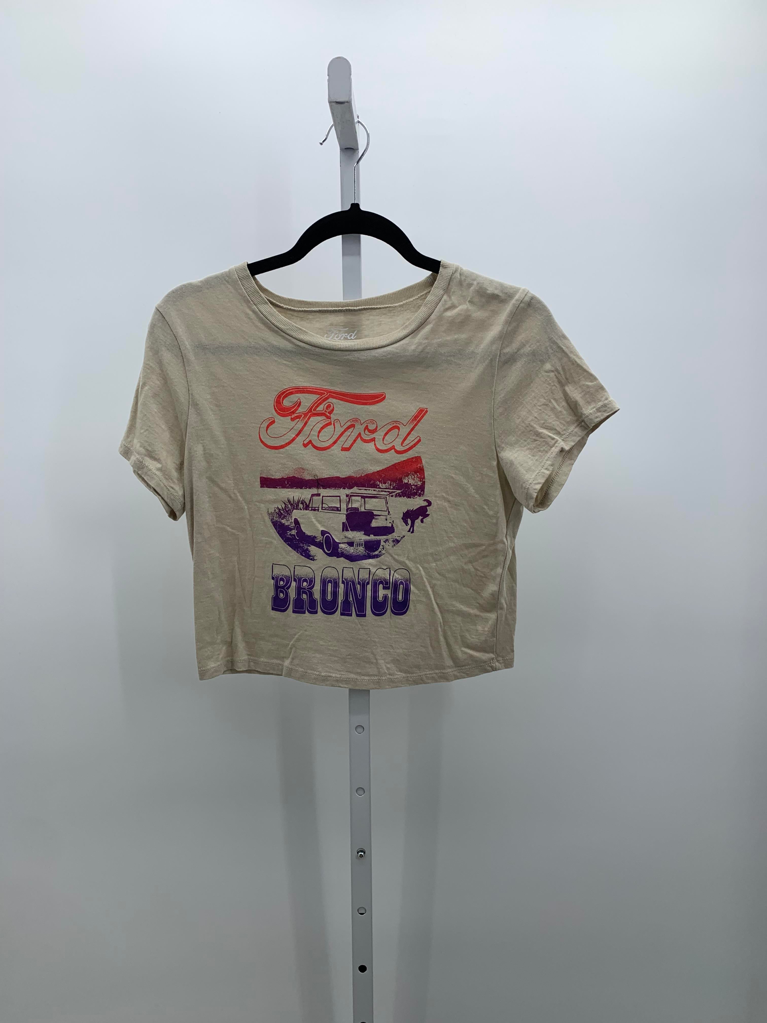 Size Medium Juniors Short Sleeve Shirt