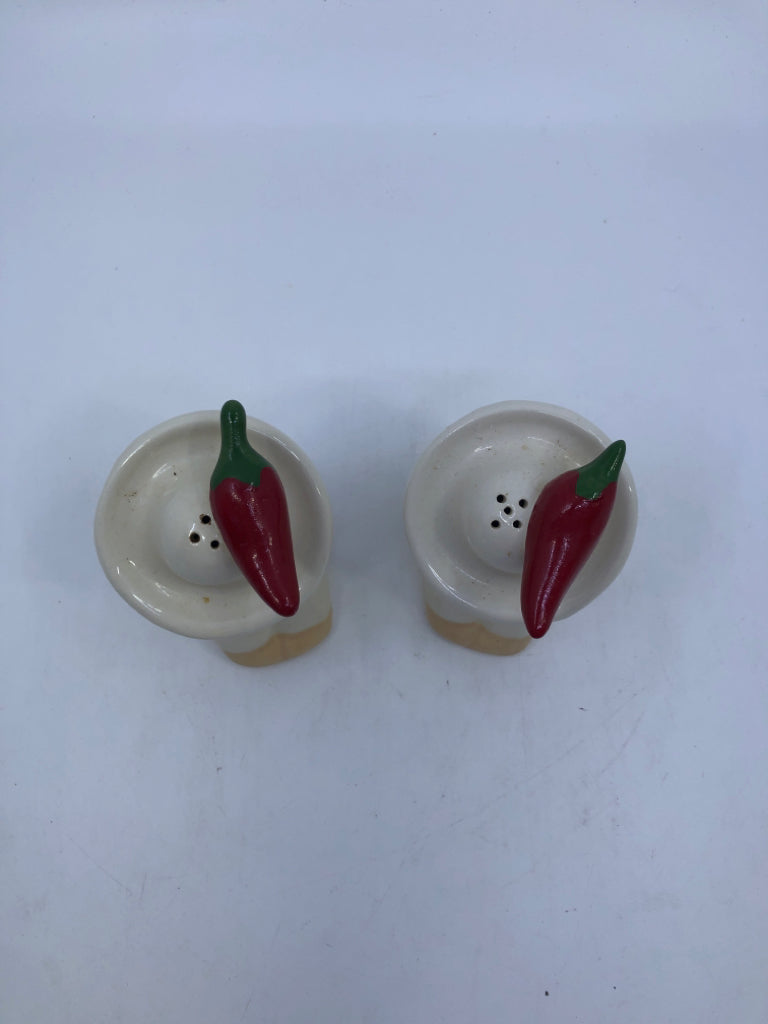 VTG WHITE CERAMIC SIESTA MEN WITH CHILE PEPPER S/P SHAKERS.