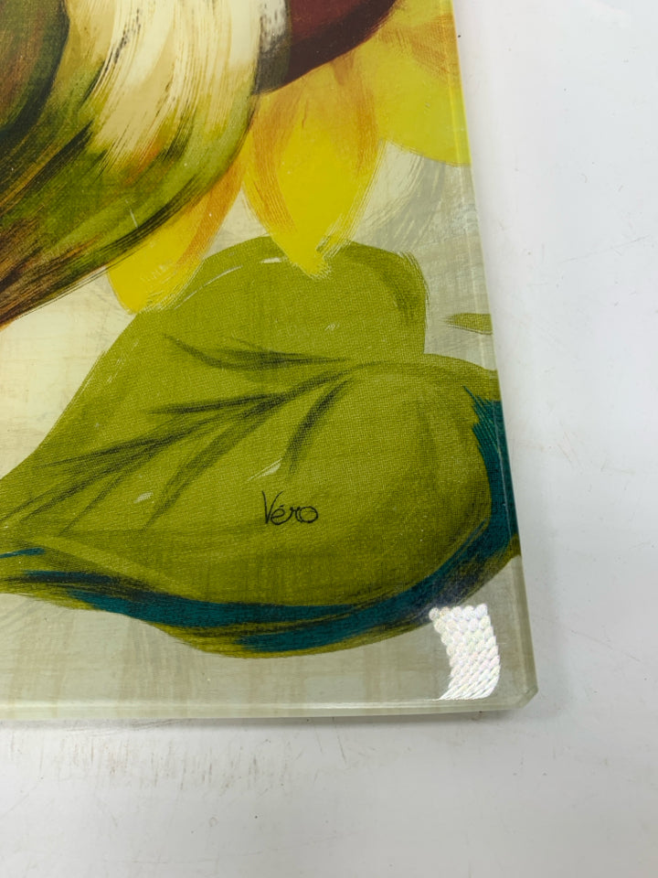 GLASS PRINTED CHICKEN W/ SUNFLOWER SQUARE.
