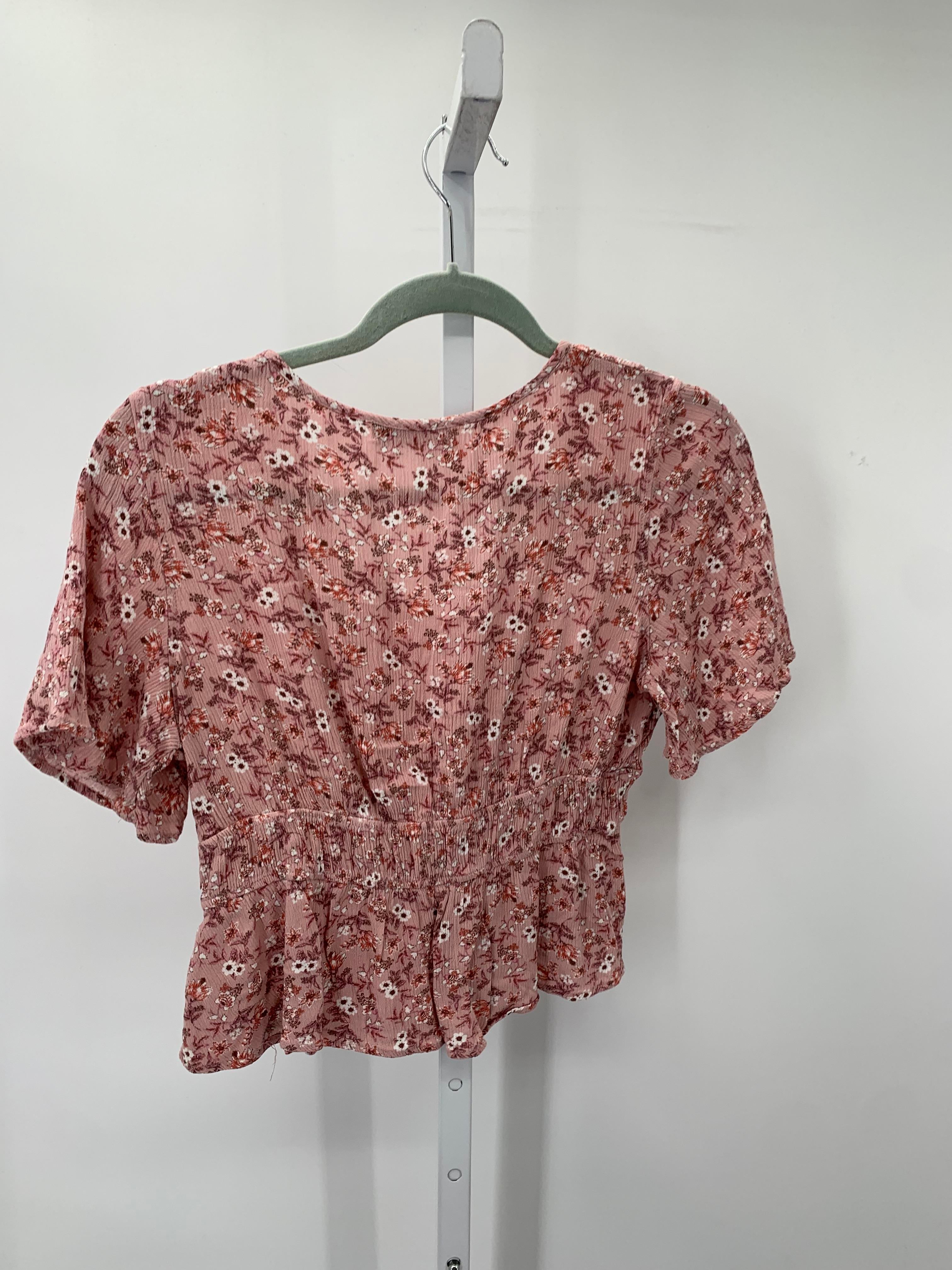 SO Size Medium Juniors Short Sleeve Shirt
