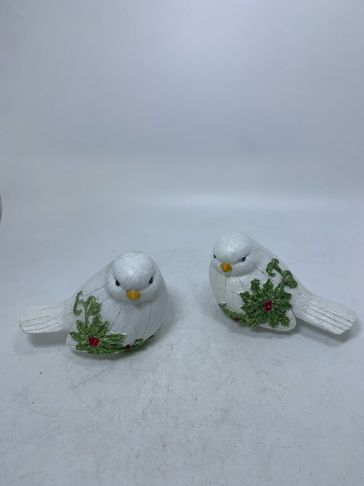 2 WHITE SPARKLE CHICKADEES W/ EMBOSSED HOLLY.