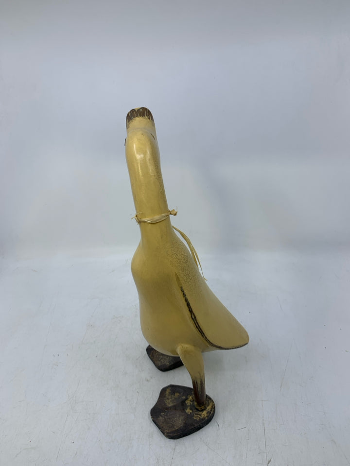 WOOD YELLOW DUCK.