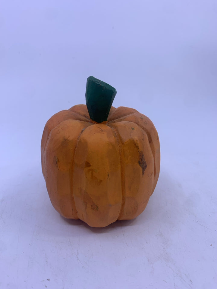 SMALL WOOD PUMPKIN.