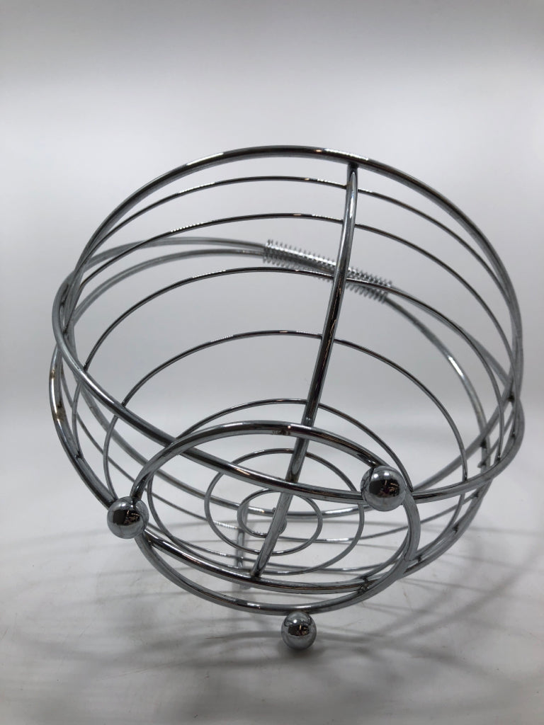 SILVER METAL FRUIT BASKET.