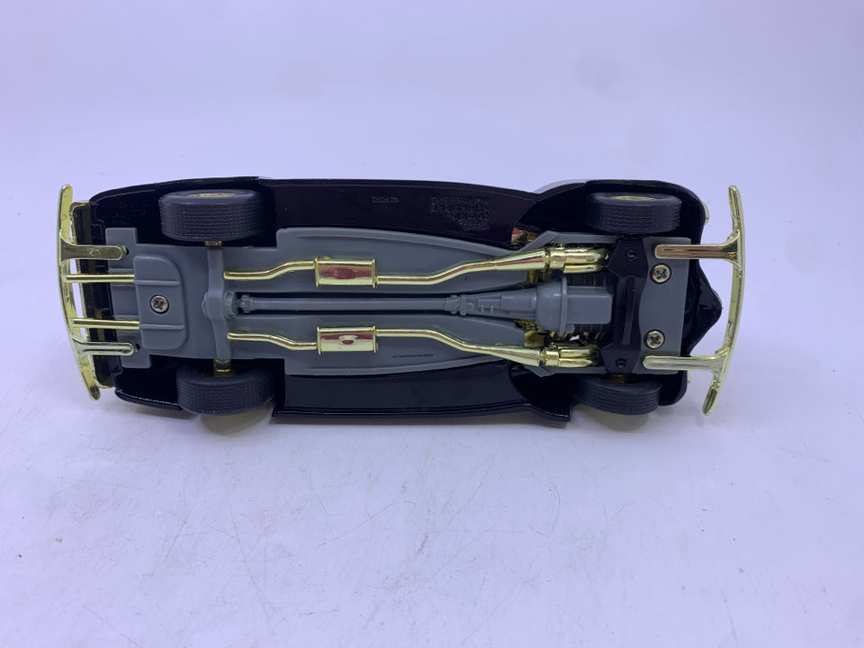 GOLD BOCEPHUS VTG CAR.