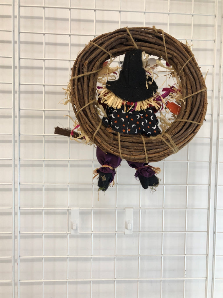 SCARECROW WITCH WREATH.