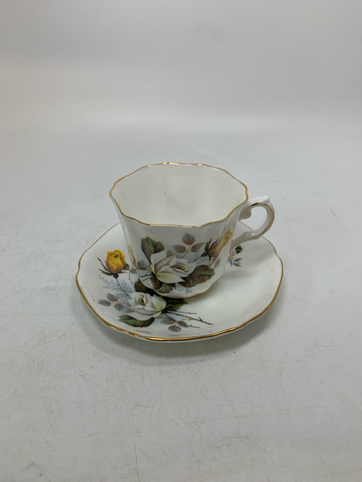 YELLOW/WHITE ROSES TEA CUP.