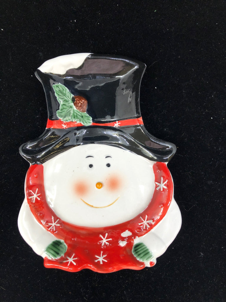 SNOWMAN W RED SCARF PLATE.