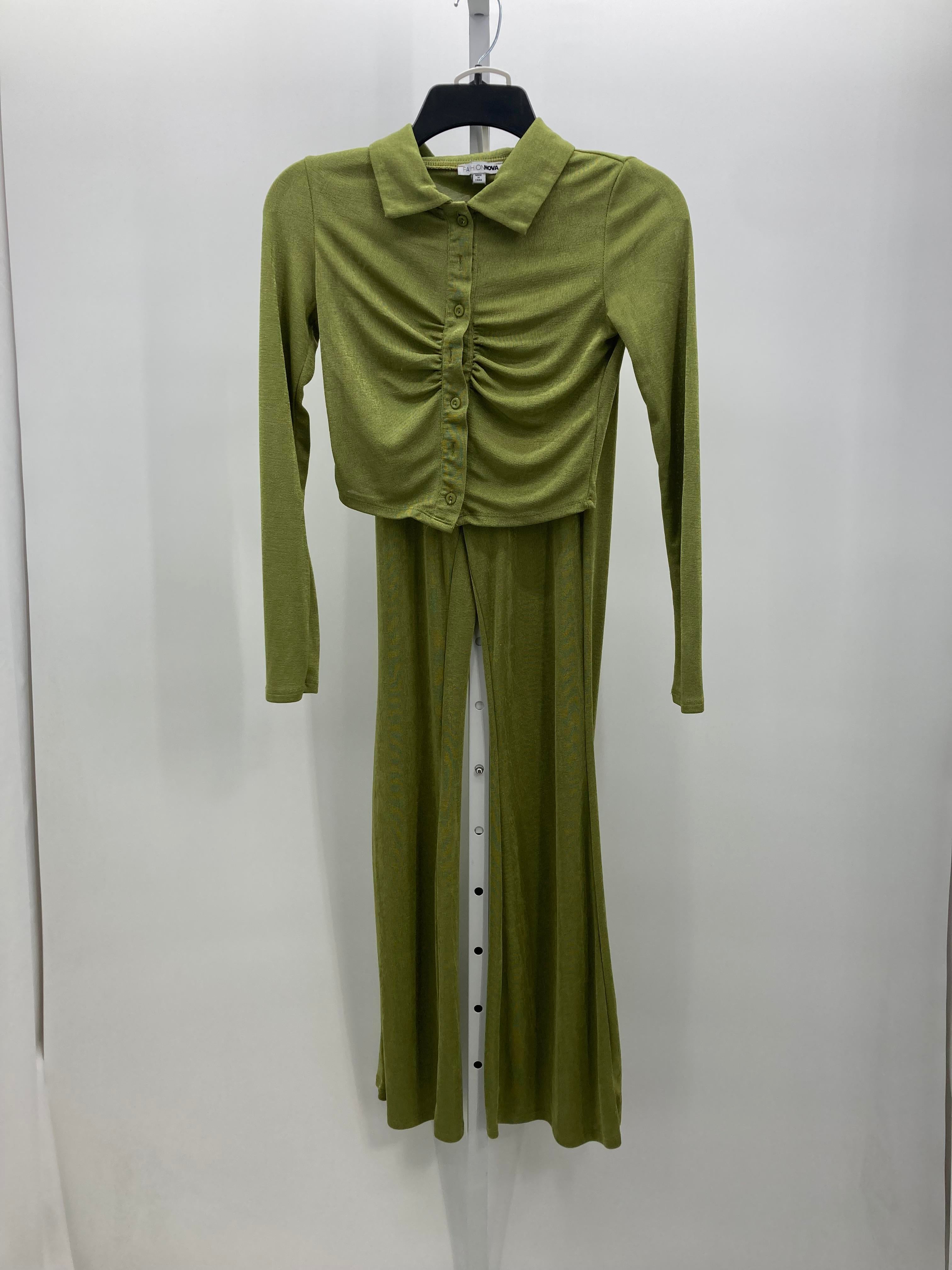 Size X Small Juniors 2pc. Outfit