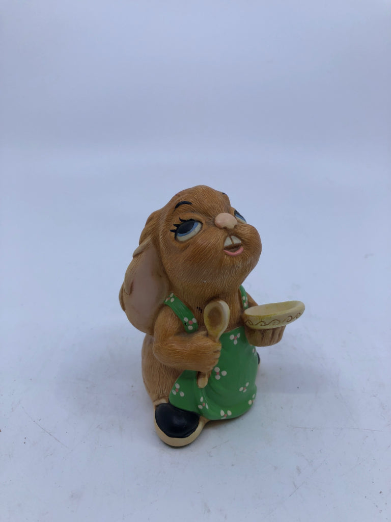 VTG PENDELFIN BUNNY OLIVER W/ SPOON & BOWL.