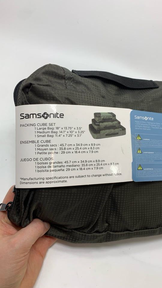 NWT 3PC PACKING CUBES.