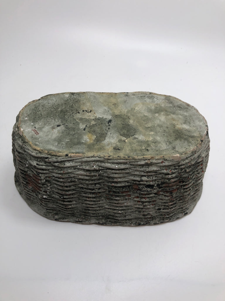 TERRA COTTA DISTRESSED GREEN PLANTER.