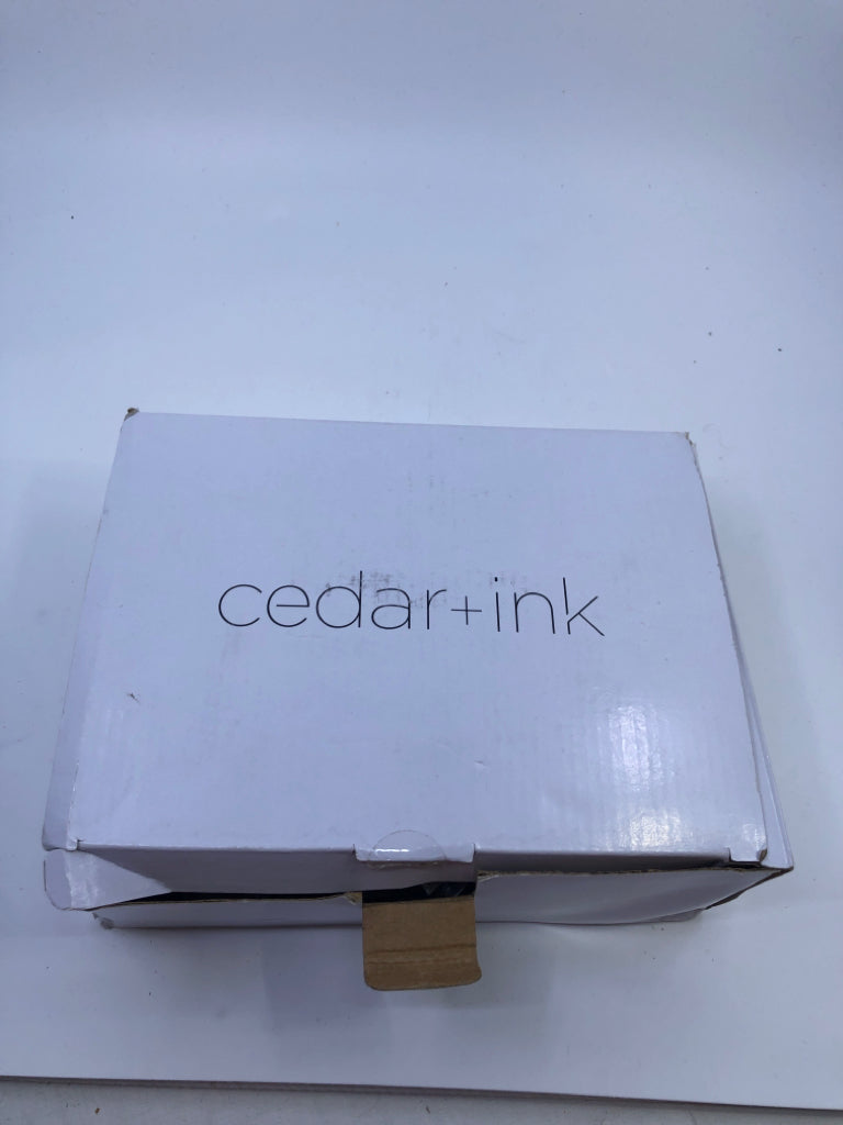 NIB WEDDING SEAT TABLE NUMBERS.