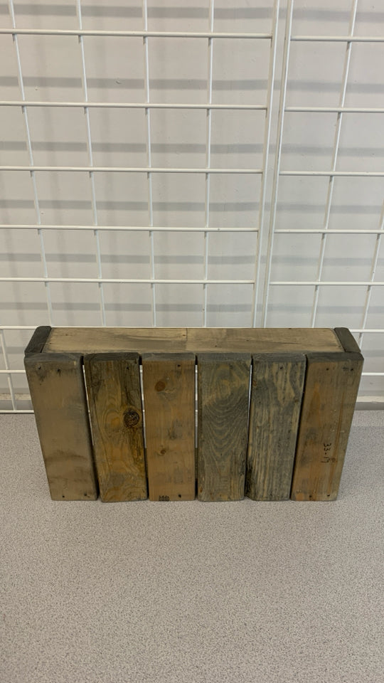 DISTRESSED WOODEN TRAY W/METAL HANDLES.