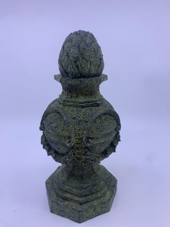 RUSTIC GREEN FINIAL SHELF DECOR.