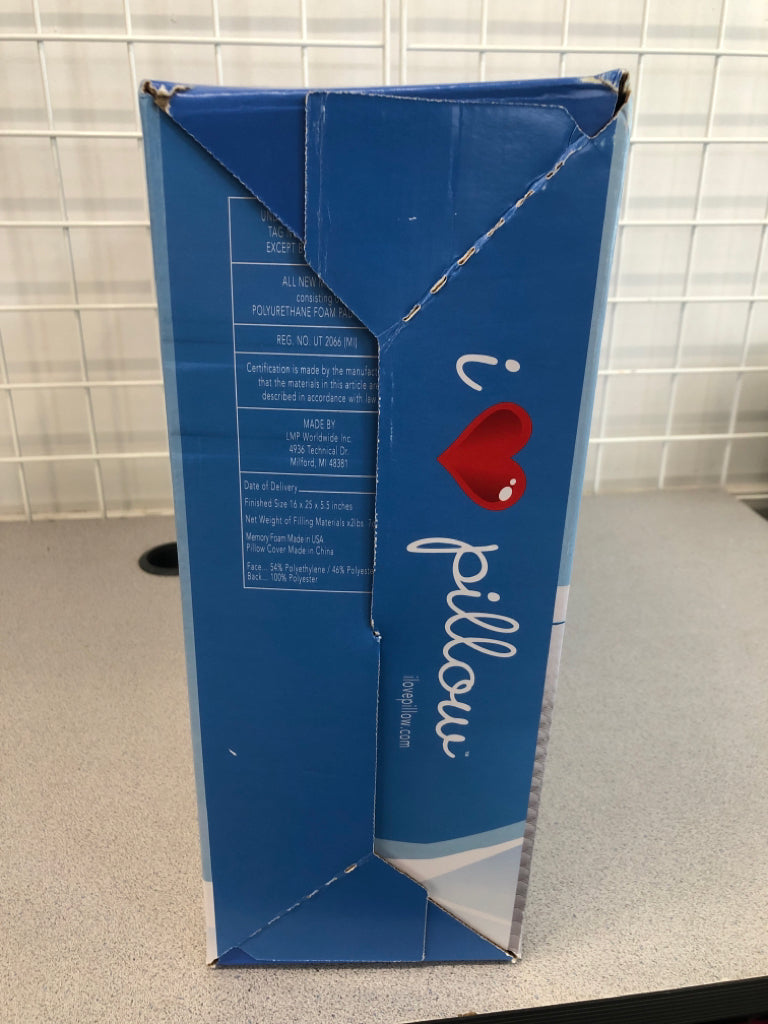 NIB DUAL CLIMATE PILLOW.